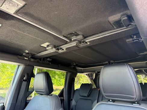 Used 2025 Ford Bronco Outer Banks AWD/4WD image 30