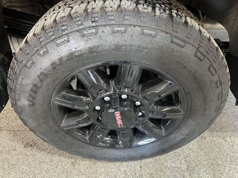 Used 2024 GMC Sierra 2500 AT4 w/ AT4 Premium Plus Package AWD/4WD image 29