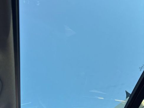 Used 2023 Porsche Macan image 25