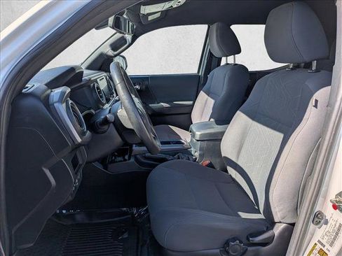 Used 2019 Toyota Tacoma TRD Sport w/ Technology Package AWD/4WD image 16