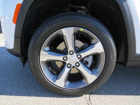 New 2026 Jeep Grand Cherokee Limited image 13