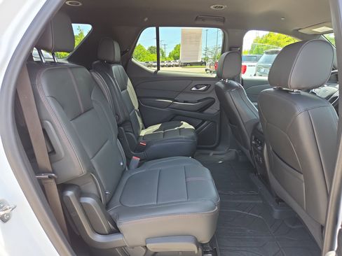 Used 2023 Chevrolet Traverse RS w/ LPO, Floor Liner Package FWD image 16