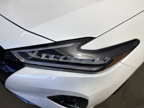 Certified 2023 Nissan Maxima SR w/ Sport Mat Group image 31