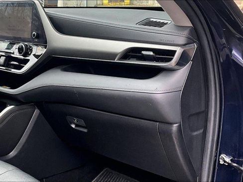 Used 2023 Toyota Highlander Limited image 11