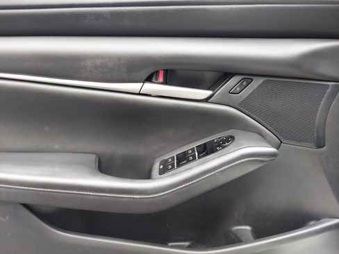 Used 2020 MAZDA MAZDA3 Select Package image 12