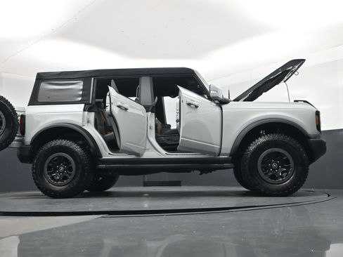 Used 2023 Ford Bronco Outer Banks w/ Sasquatch Package image 21