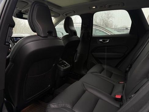 Certified 2023 Volvo XC60 B6 Ultimate w/ Protection Package Premier image 28