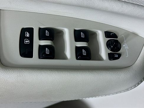 Used 2023 Volvo XC90 B6 Plus image 15