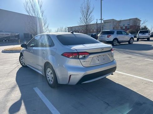 Used 2022 Toyota Corolla L image 4