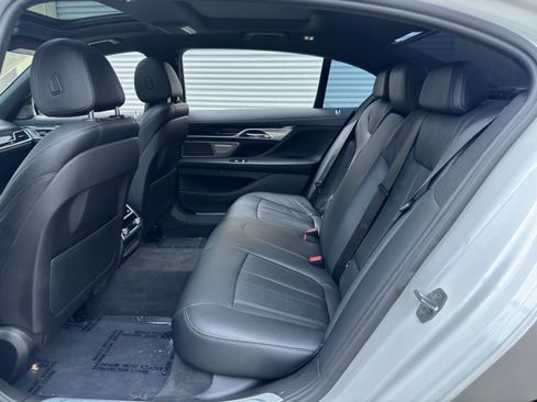 Used 2019 BMW 740i w/ M Sport Package RWD image 43