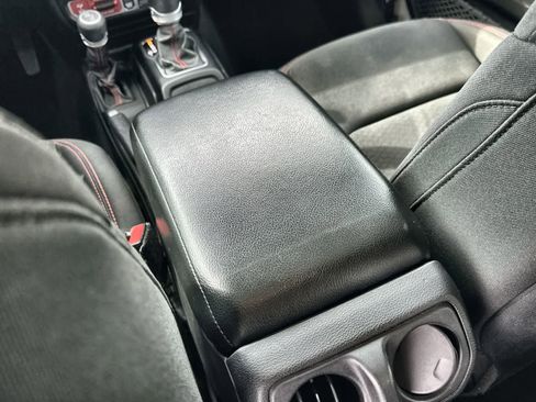 Used 2021 Jeep Wrangler Unlimited Rubicon image 16