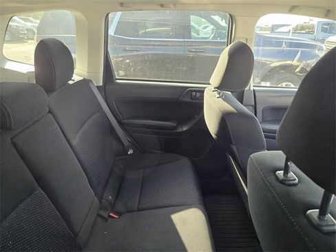 Used 2017 Subaru Forester 2.5i Premium image 3