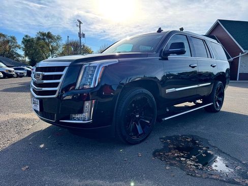 Used 2017 Cadillac Escalade Premium Luxury image 14
