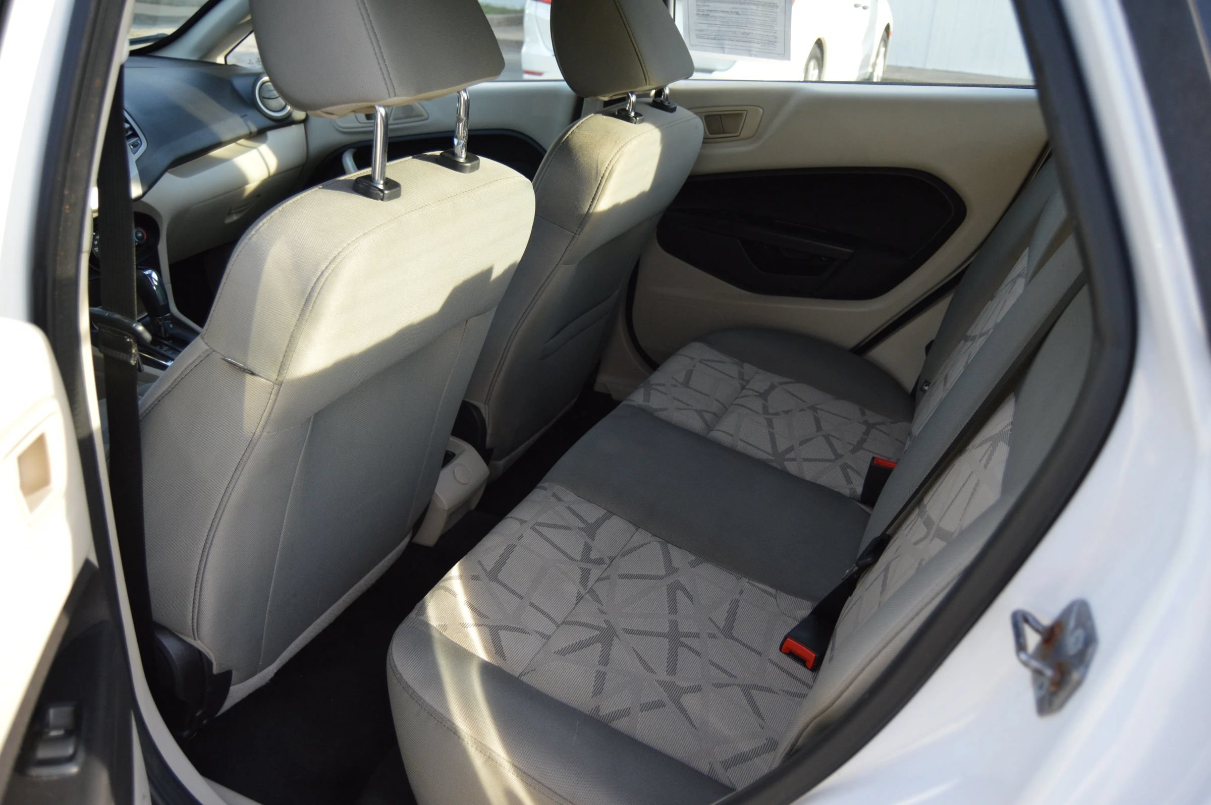 Used 2013 Ford Fiesta SE w/ Super Fuel Economy Pkg FWD image 18