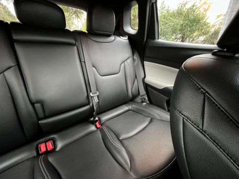 Used 2025 Jeep Compass Limited image 37