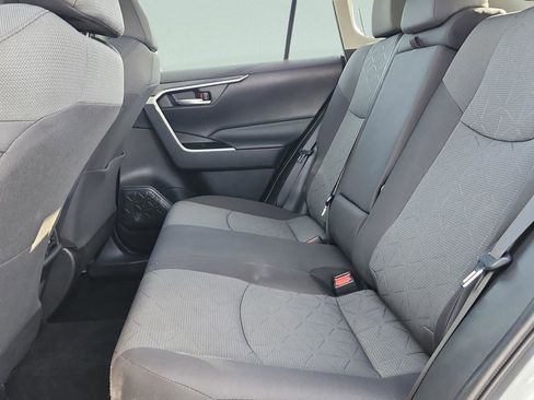 Used 2021 Toyota RAV4 XLE FWD image 20