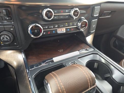 Used 2025 Ford F150 King Ranch w/ FX4 Off-Road Package image 15