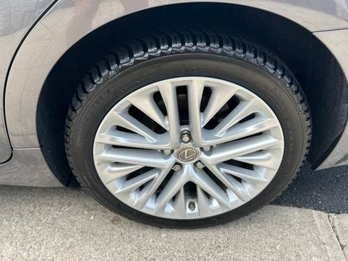 Used 2018 Lexus ES 350 w/ Luxury Package w/Wood Trim FWD image 35