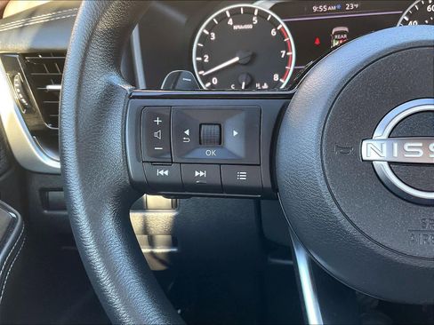 Used 2023 Nissan Rogue SV image 22