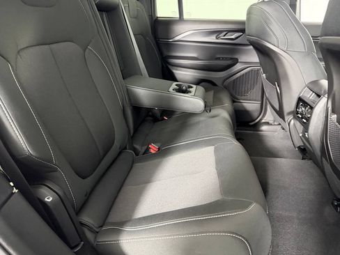 Used 2024 Jeep Grand Cherokee Laredo X RWD image 28