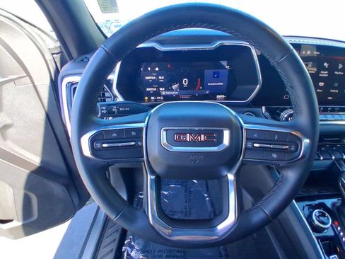 Used 2024 GMC Canyon Elevation AWD/4WD image 15