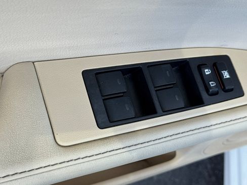 Used 2013 Lexus ES 350 w/ Premium Pkg FWD image 13