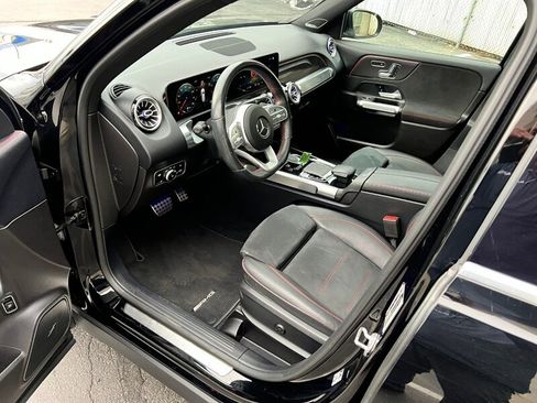 Used 2020 Mercedes-Benz GLB 250 4MATIC w/ AMG Line image 16