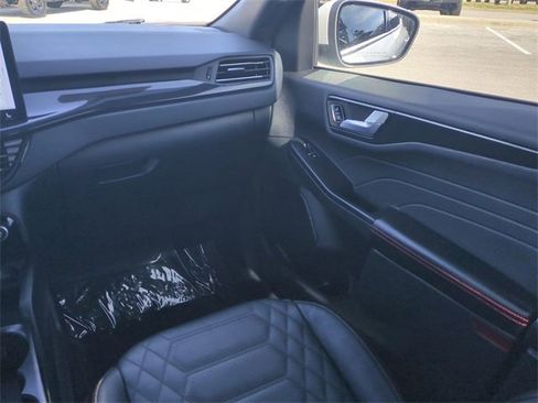 Certified 2023 Ford Escape ST-Line Elite w/ Premium Technology Package image 17