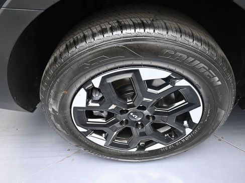 New 2025 Kia Sorento S image 12