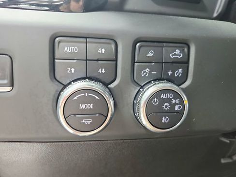 Used 2025 GMC Sierra 2500 AT4 w/ AT4 Premium Plus Package AWD/4WD image 30