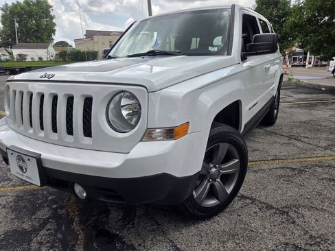Used 2016 Jeep Patriot Sport w/ Power Value Group FWD image 2