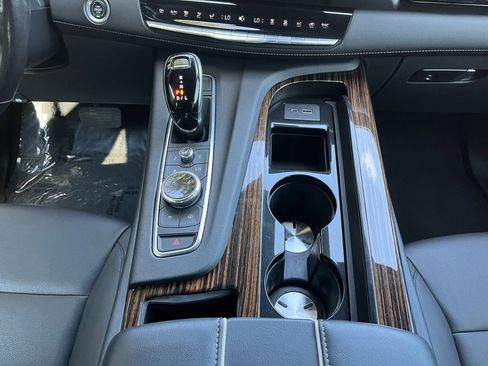 Used 2021 Cadillac Escalade Luxury image 40