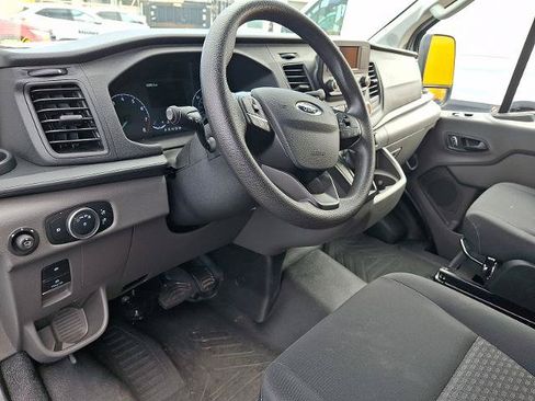 Certified 2025 Ford Transit 250 Low Roof w/ Exterior Upgrade Package RWD image 4