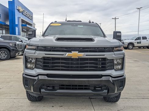 Used 2025 Chevrolet Silverado 2500 Custom w/ Custom Value Package image 15