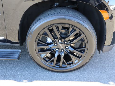 Used 2021 GMC Yukon Denali w/ Denali Premium Package image 41