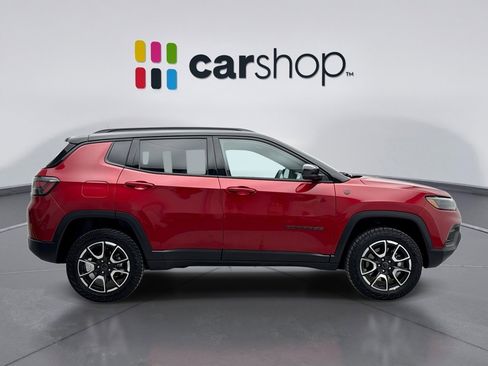 Used 2025 Jeep Compass Trailhawk w/ Trailhawk Elite Group image 6