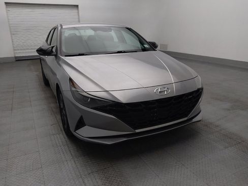 Used 2021 Hyundai Elantra SEL FWD image 14