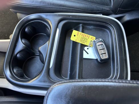 Used 2020 Chrysler Pacifica Touring-L image 38