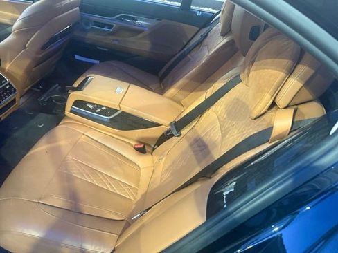 Used 2017 BMW M760i xDrive image 13
