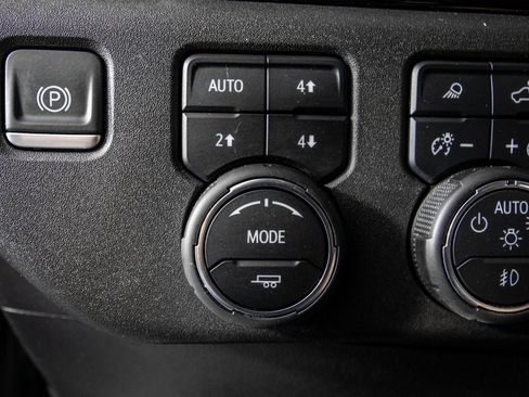 Used 2025 Chevrolet Silverado 1500 LT Trail Boss w/ Convenience Package II image 27