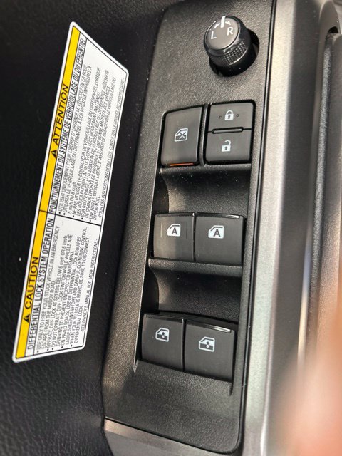 Certified 2020 Toyota Tacoma TRD Off-Road AWD/4WD image 7