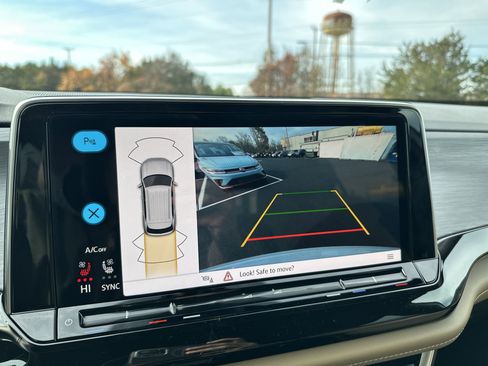 New 2026 Volkswagen Atlas Cross Sport SE image 19