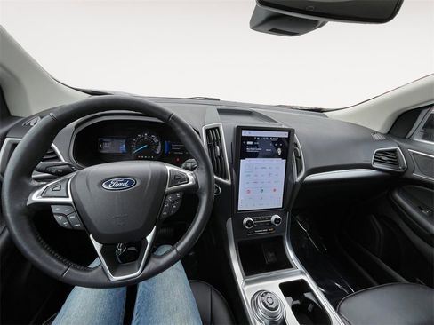 Used 2022 Ford Edge SEL w/ Convenience Package image 10
