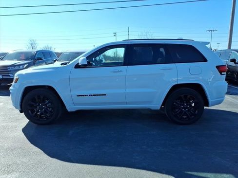 Used 2021 Jeep Grand Cherokee Laredo X image 4