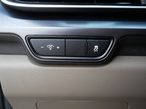 Used 2025 Kia Carnival FWD image 26