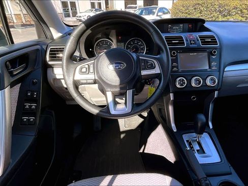 Used 2017 Subaru Forester 2.5i w/ Alloy Wheel Package image 6
