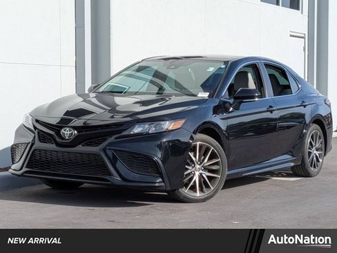 Used 2024 Toyota Camry SE w/ Convenience Package FWD image 1