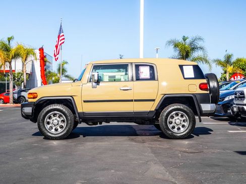 Used 2012 Toyota FJ Cruiser 4WD w/ Convenience Pkg image 7