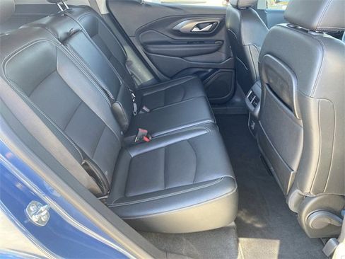 Used 2024 GMC Terrain SLT image 26