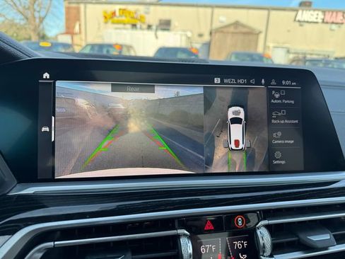 Used 2021 BMW X7 xDrive40i w/ M Sport Package image 21